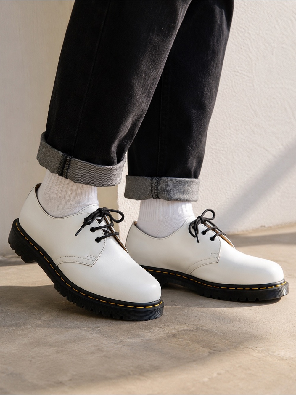Dr. Martens 26654 White Smooth Leather 3-Eye Oxford Shoes Men’s 10 Women’s 11 EU